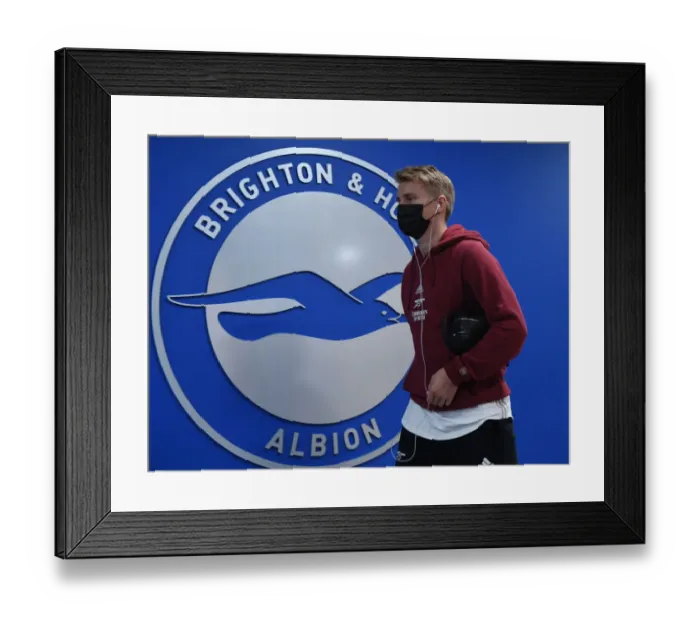 Framed Print : Arsenal's Martin Odegaard Prepares for Brighton & Hove Albion Clash in Premier League 2021-22