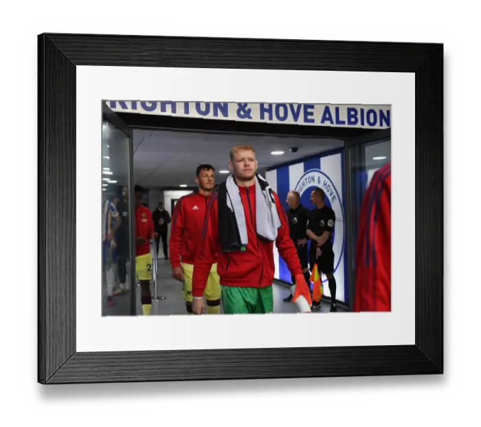 Framed Print : Arsenal's Aaron Ramsdale Prepares for Brighton & Hove Albion Clash in Premier League 2021-22