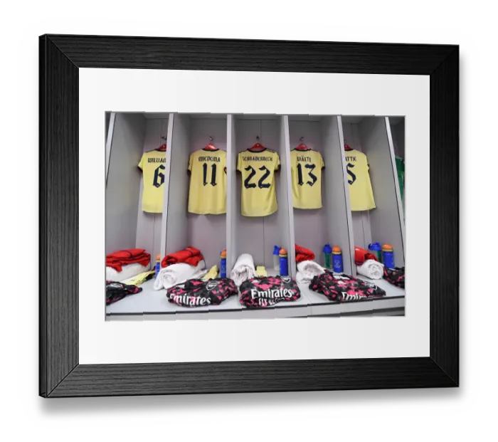 Framed Print : Arsenal Women Prepare for Showdown against FC Barcelona in UEFA Champions League Framed Print : Arsenal Women Prepare for Showdown against FC Barcelona in UEFA Champions League