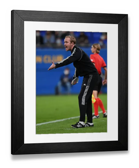 Framed Print : Arsenal WFC vs. FC Barcelona: A UEFA Women's Champions League Battle in Barcelona