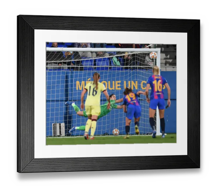 Framed Print : Manuela Zinsberger Saves Penalty: Barcelona vs. Arsenal Women's Champions League Clash, 2021