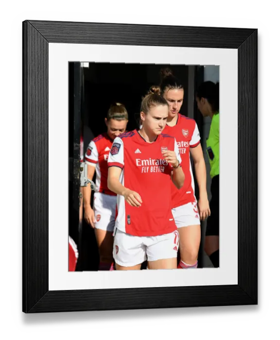 Framed Print : Arsenal's Vivianne Miedema Prepares for Arsenal Women vs Everton Women in FA WSL (2021-22)