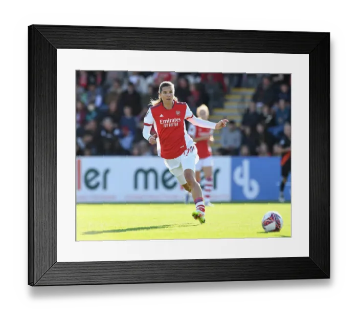 Framed Print : Arsenal's Tobin Heath in Action: Battling Everton Women in the FA WSL Clash Framed Print : Arsenal's Tobin Heath in Action: Battling Everton Women in the FA WSL Clash