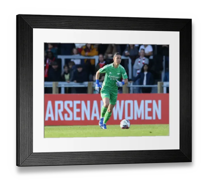Framed Print : Manuela Zinsberger's Showdown: Goalkeeper Battle in FA WSL 2021-22 - Arsenal Women vs Everton Women