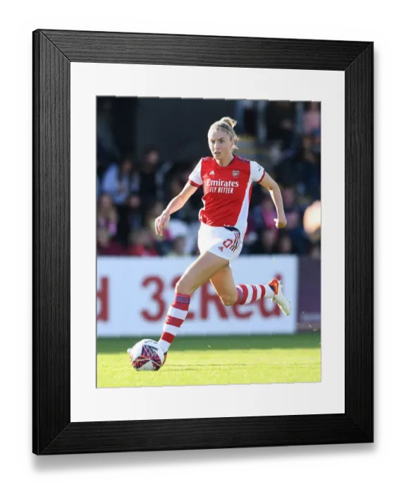 Framed Print : Arsenal's Leah Williamson in Action: Arsenal Women vs Everton Women, FA WSL 2021-22