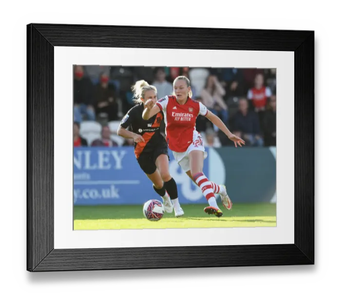 Framed Print : Arsenal vs Everton: Battle in the FA WSL - Frida Maanum vs Izzy Christiensen Clash Framed Print : Arsenal vs Everton: Battle in the FA WSL - Frida Maanum vs Izzy Christiensen Clash