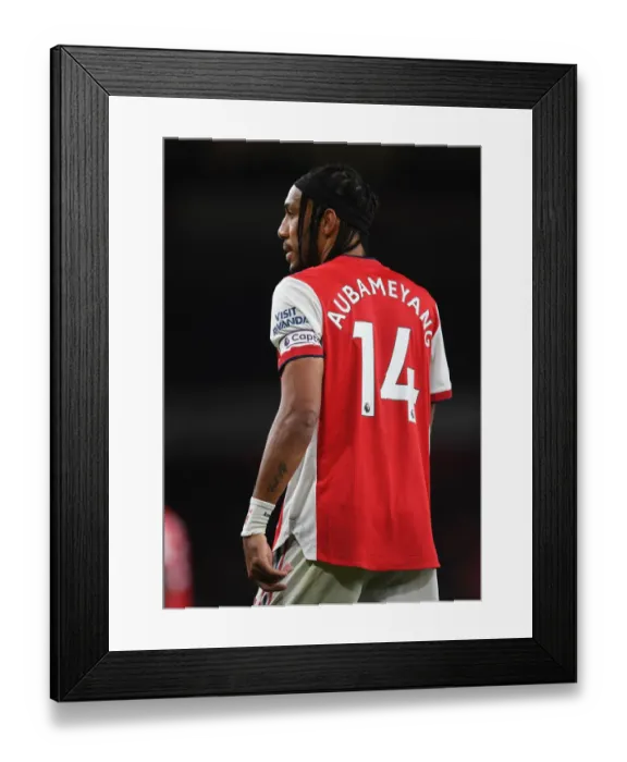 Framed Print : Arsenal's Aubameyang in Action: Arsenal vs. Crystal Palace (2021-22)