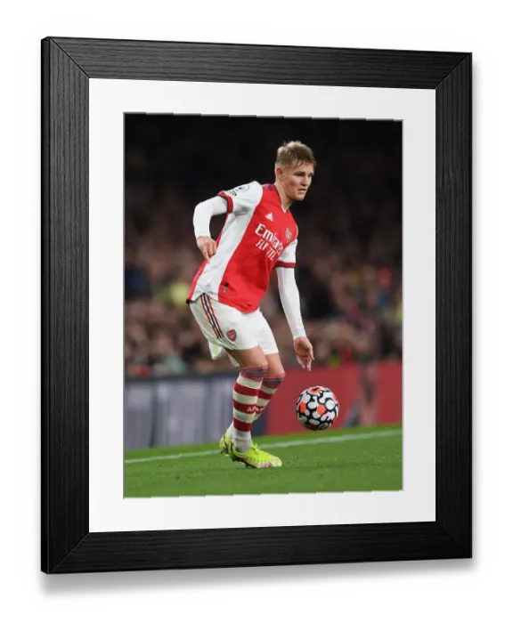 Framed Print : Martin Odegaard in Action: Arsenal vs. Crystal Palace, 2021-22 Premier League
