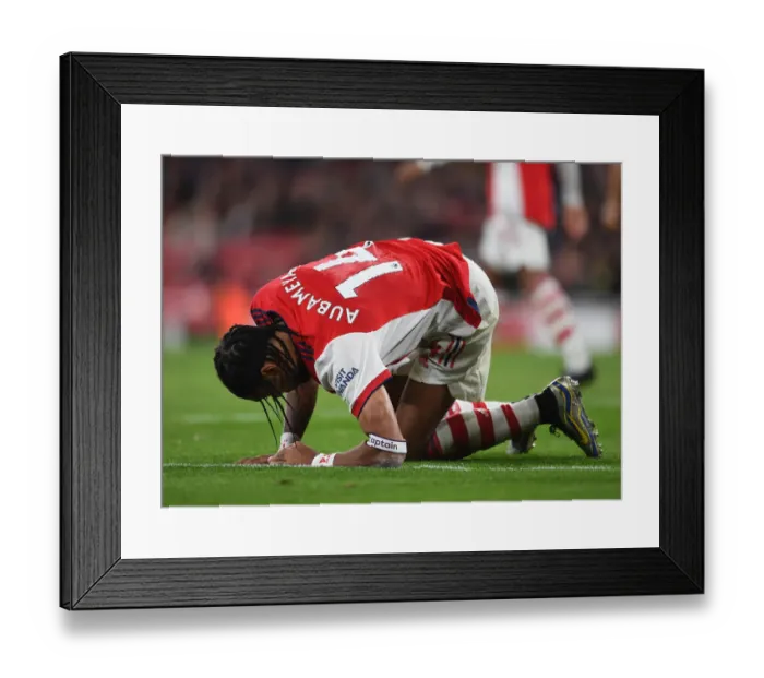 Framed Print : Arsenal's Aubameyang in Action against Crystal Palace (2021-22) Framed Print : Arsenal's Aubameyang in Action against Crystal Palace (2021-22)