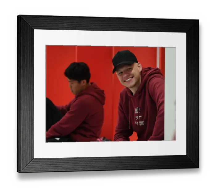 Framed Print : Arsenal's Aaron Ramsdale Prepares for Aston Villa Clash in Premier League