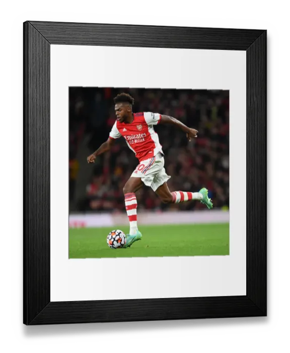 Framed Print : Arsenal's Nuno Tavares in Action against Aston Villa in the Premier League Framed Print : Arsenal's Nuno Tavares in Action against Aston Villa in the Premier League
