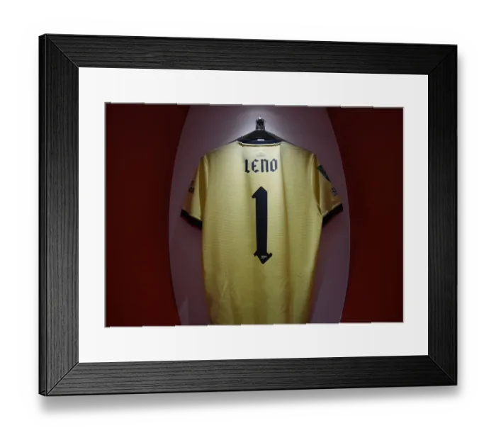 Framed Print : Arsenal vs Leeds United: Ready for Battle in the Dressing Room - Carabao Cup Clash Framed Print : Arsenal vs Leeds United: Ready for Battle in the Dressing Room - Carabao Cup Clash