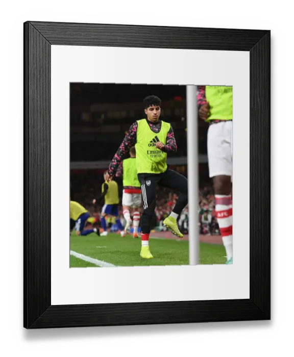 Framed Print : Arsenal vs Leeds United: Carabao Cup Showdown at Emirates Stadium