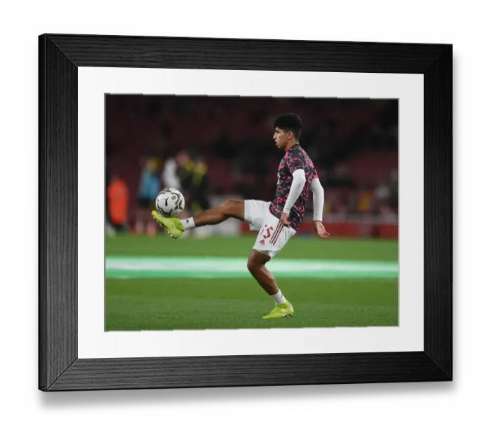 Framed Print : Arsenal vs Leeds United: Carabao Cup Showdown at Emirates Stadium