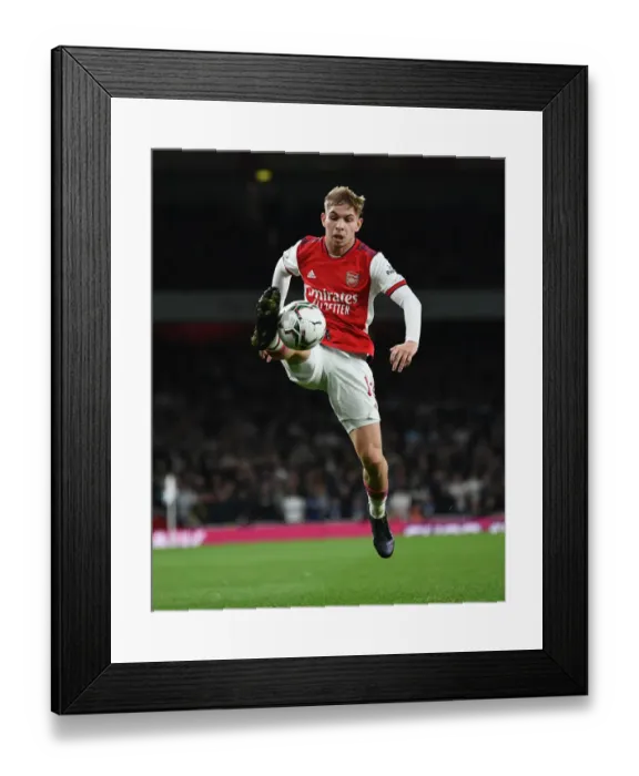Framed Print : Arsenal vs Leeds United: Carabao Cup Showdown at Emirates Stadium