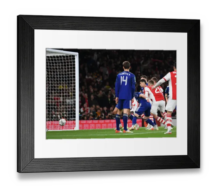 Framed Print : Arsenal vs Leeds United: Carabao Cup Showdown at Emirates Stadium