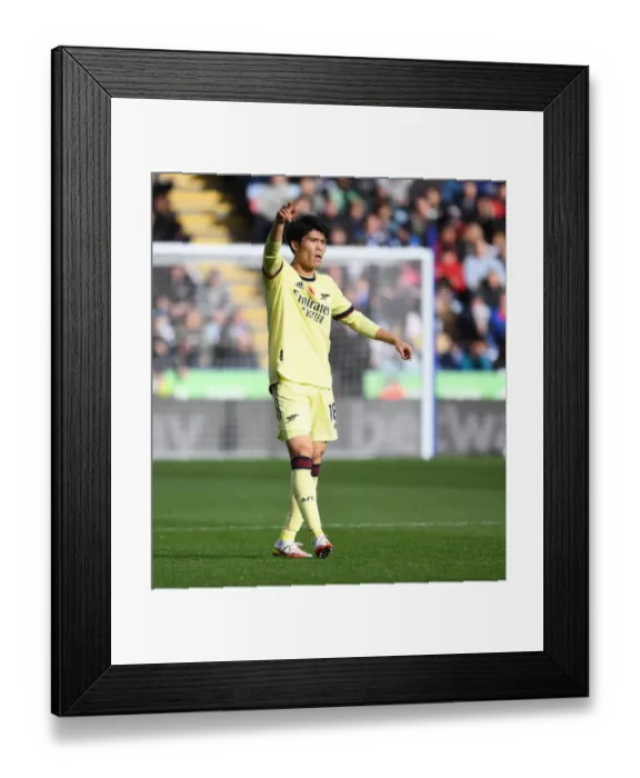 Framed Print : Arsenal's Tomiyasu Shines in Premier League Clash: Leicester City vs Arsenal (2021-22) Framed Print : Arsenal's Tomiyasu Shines in Premier League Clash: Leicester City vs Arsenal (2021-22)