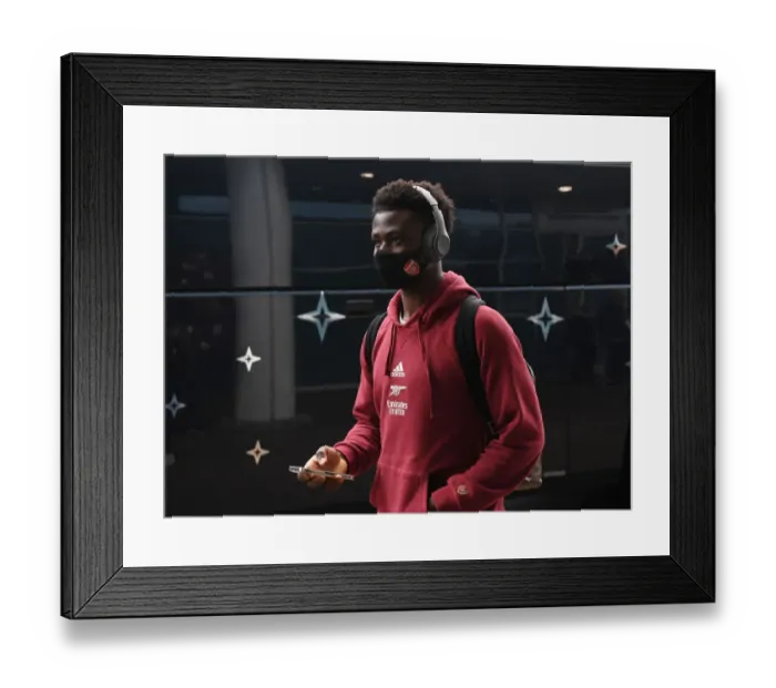 Framed Print : Bukayo Saka Gears Up: Leicester City vs Arsenal, Premier League 2021-22