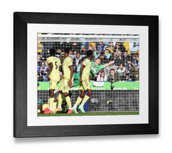 Framed Print : Arsenal's Aaron Ramsdale Faces Leicester City in Premier League Showdown Framed Print : Arsenal's Aaron Ramsdale Faces Leicester City in Premier League Showdown
