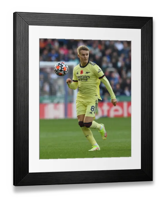 Framed Print : Martin Odegaard in Action: Leicester City vs. Arsenal, Premier League 2021-22