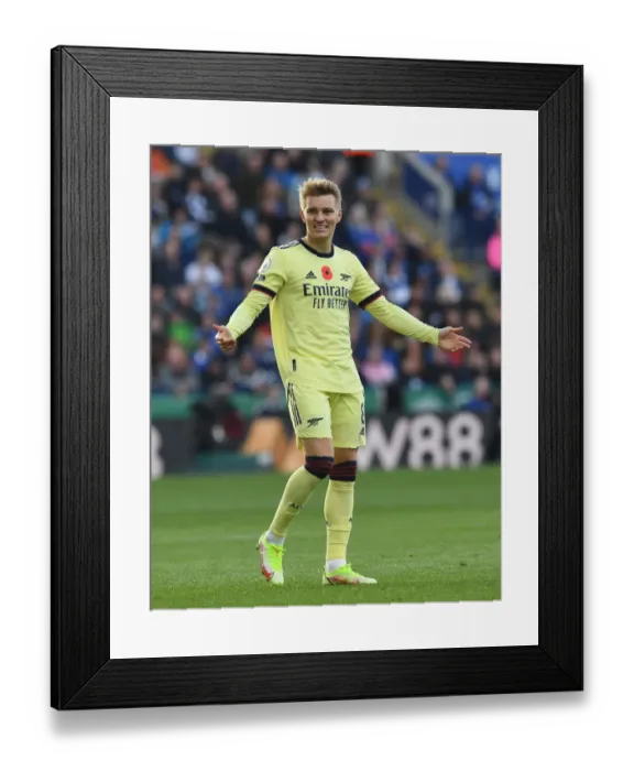 Framed Print : Martin Odegaard in Action: Arsenal vs. Leicester City, Premier League 2021-22 Framed Print : Martin Odegaard in Action: Arsenal vs. Leicester City, Premier League 2021-22