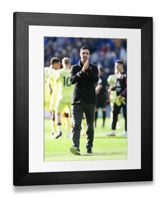 Framed Print : Arsenal's Mikel Arteta Celebrates with Fans after Leicester Victory, 2021-22 Premier League Framed Print : Arsenal's Mikel Arteta Celebrates with Fans after Leicester Victory, 2021-22 Premier League