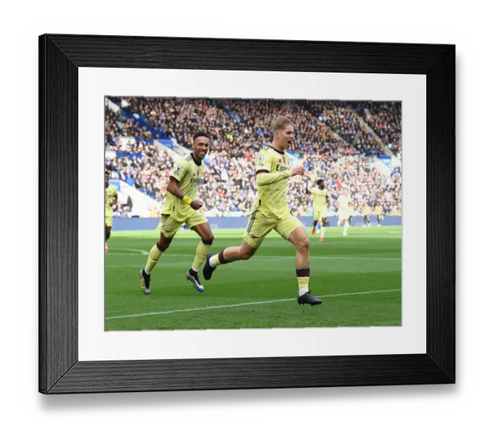 Framed Print : Emile Smith Rowe Scores Thrilling Second Goal for Arsenal at Leicester City's King Power Stadium, Premier League 2021-22