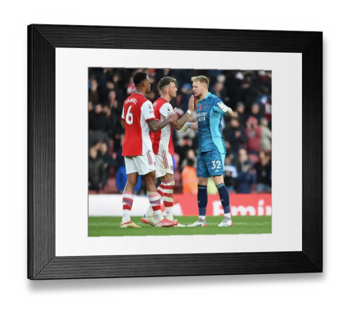 Framed Print : Arsenal Celebrate Win Against Watford in Premier League Framed Print : Arsenal Celebrate Win Against Watford in Premier League