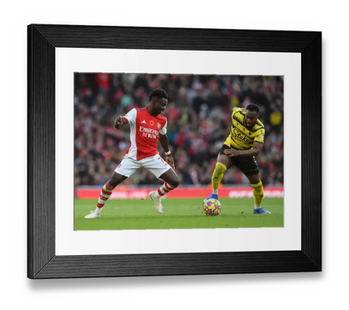 Framed Print : Saka vs. Rose: Intense Face-Off in Arsenal's Battle Against Watford