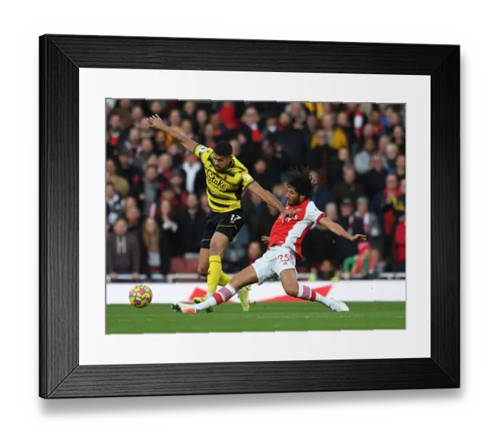 Framed Print : Arsenal vs. Watford: Elneny vs. Fletcher Battle in the Premier League Framed Print : Arsenal vs. Watford: Elneny vs. Fletcher Battle in the Premier League
