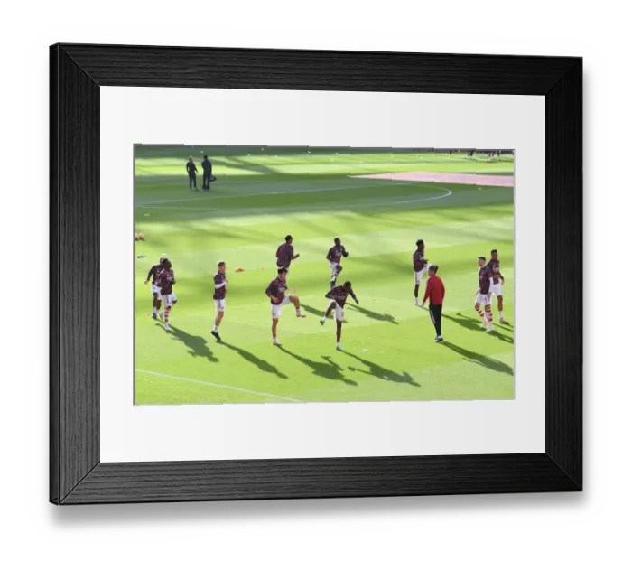 Framed Print : Arsenal Players Warm Up Ahead of Arsenal v Watford Premier League Clash at Emirates Stadium Framed Print : Arsenal Players Warm Up Ahead of Arsenal v Watford Premier League Clash at Emirates Stadium