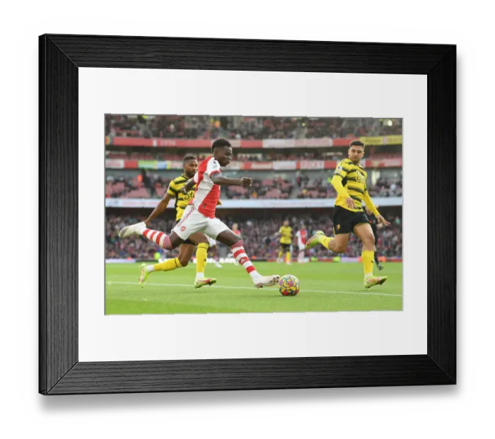 Framed Print : Arsenal's Bukayo Saka in Action Against Watford - Premier League 2021-22