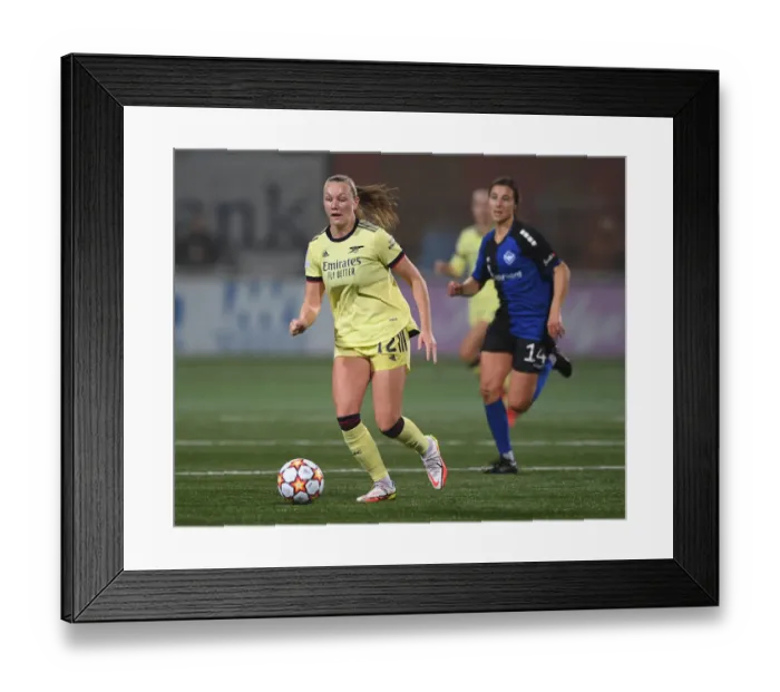 Framed Print : Arsenal Women in Action: UEFA Champions League Battle against HB Koge, Denmark