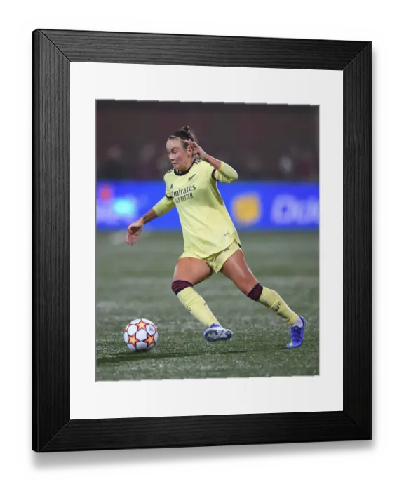 Framed Print : Arsenal's Caitlin Foord Battles for Possession in UEFA Women's Champions League Match against HB Koge
