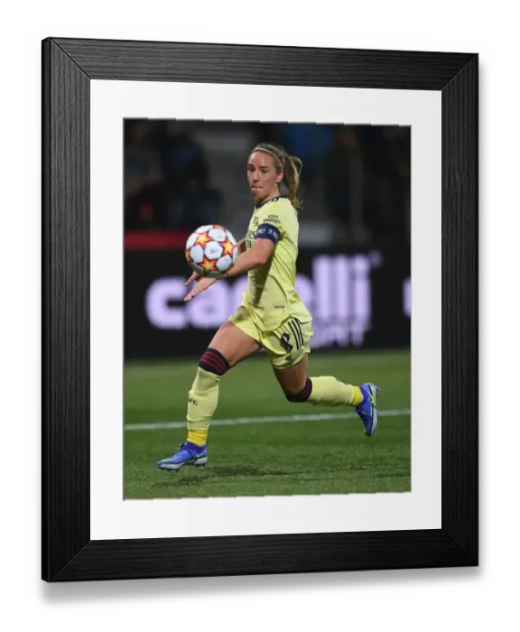 Framed Print : Arsenal's Jordan Nobbs Battles for Victory in UEFA Women's Champions League: HB Koge vs. Arsenal Women