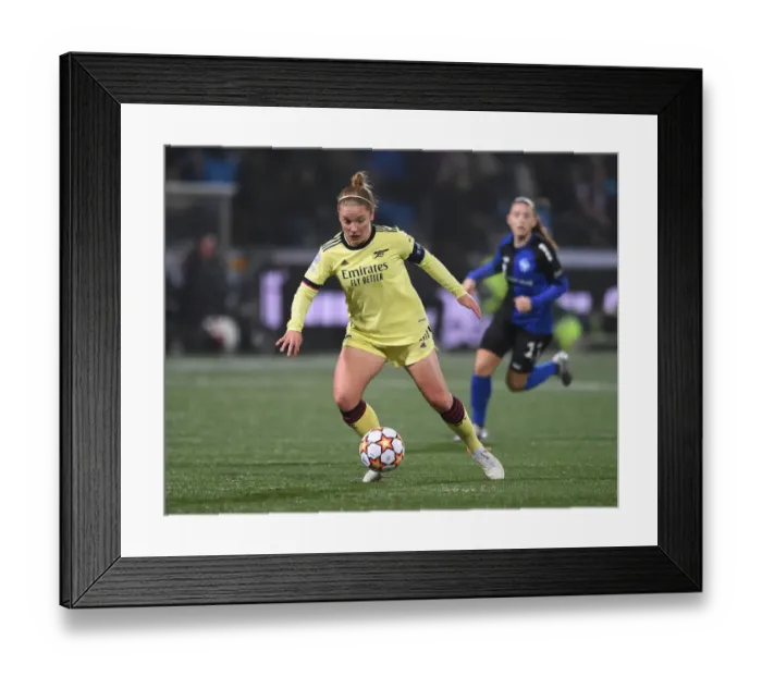 Framed Print : Arsenal WFC's Kim Little Battles for Victory in UEFA Women's Champions League Clash against HB Koge Framed Print : Arsenal WFC's Kim Little Battles for Victory in UEFA Women's Champions League Clash against HB Koge