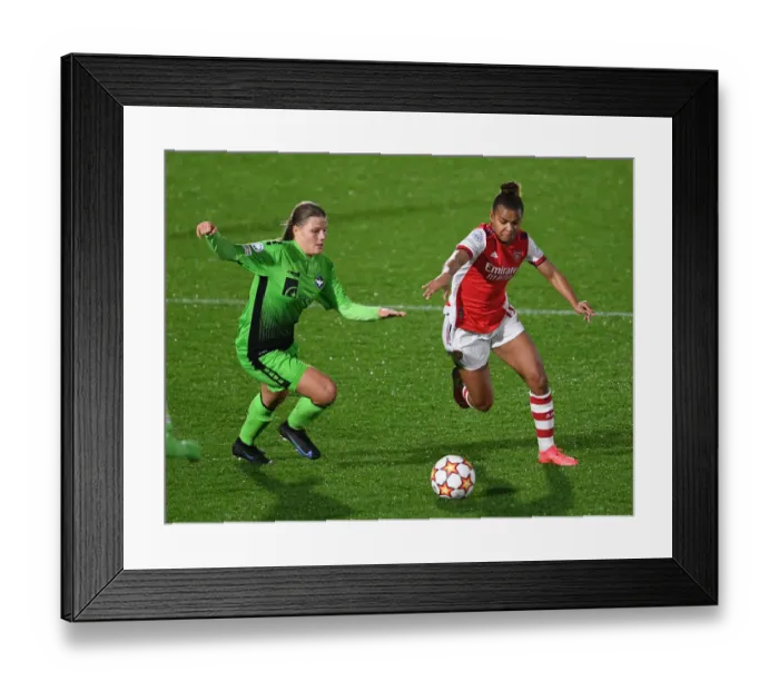 Framed Print : Arsenal Women vs HB Koge: A UEFA Women's Champions League Showdown at Meadow Park