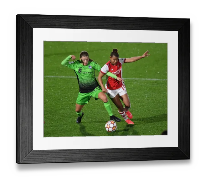 Framed Print : Arsenal Women vs HB Koge: A UEFA Women's Champions League Battle at Meadow Park