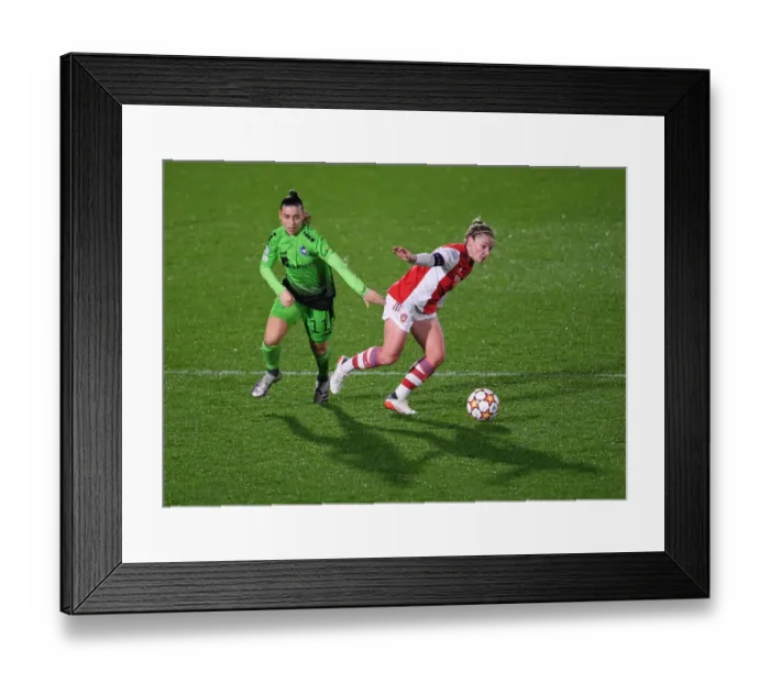 Framed Print : Arsenal Women vs. HB Koge: Battle in Group C - UEFA Women's Champions League