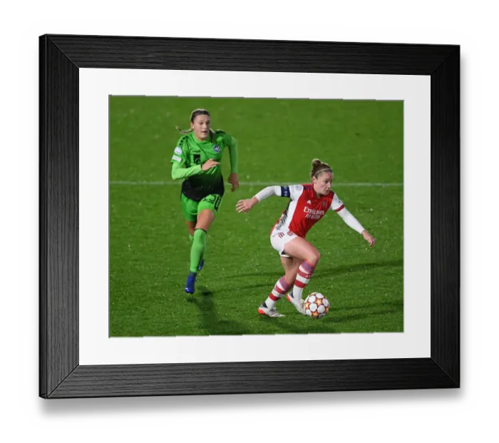 Framed Print : Arsenal Women vs HB Koge: Kim Little Clashes with Cecilie Nielsen in UEFA Women's Champions League