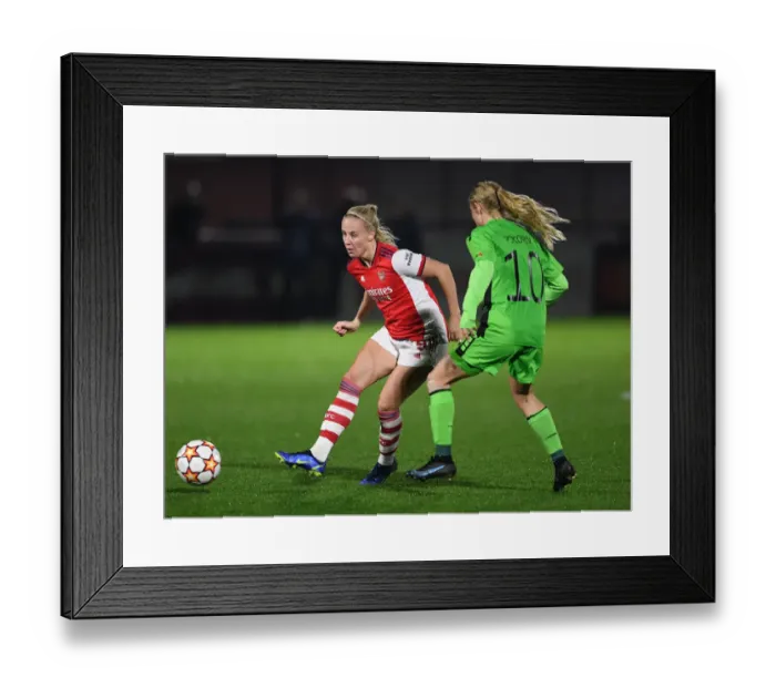 Framed Print : Arsenal Women vs HB Koge: Beth Mead Faces Off in UEFA Women's Champions League