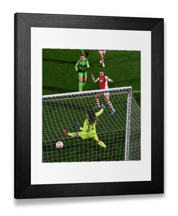 Framed Print : Caitlin Foord Scores the Goal: Arsenal Women's Champions League Victory over HB Koge
