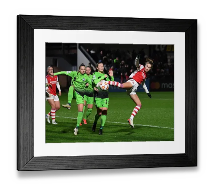 Framed Print : Arsenal vs HB Koge: Vivianne Miedema Faces Off in UEFA Women's Champions League Clash