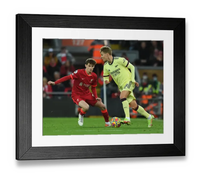 Framed Print : Clash at Anfield: Liverpool vs. Arsenal, 2021-22 Premier League