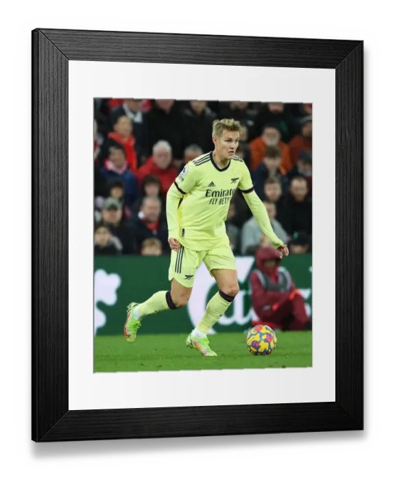 Framed Print : Martin Odegaard vs. Liverpool: Arsenal's Midfield Battle in the Premier League 2021-22