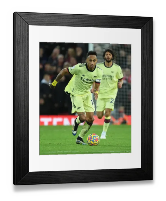 Framed Print : Arsenal's Aubameyang vs. Liverpool: Premier League Clash 2021-22