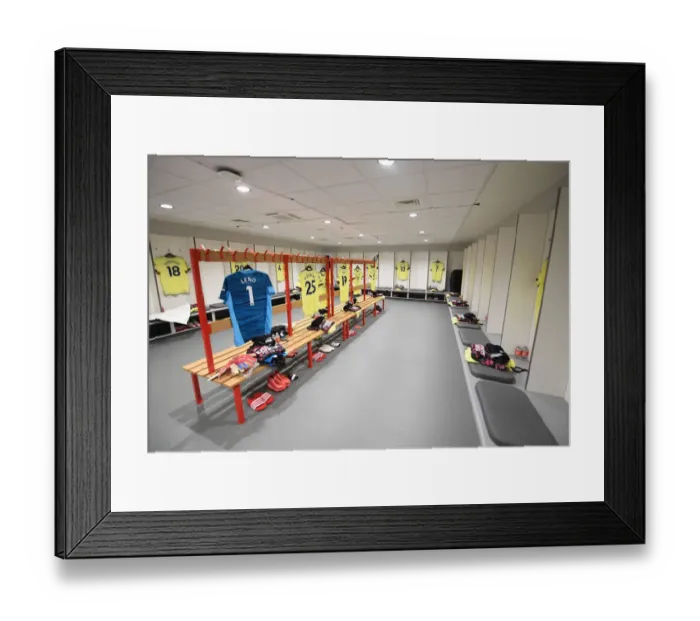 Framed Print : Arsenal's United Focus: Pre-Match Huddle at Anfield, Premier League 2021-22