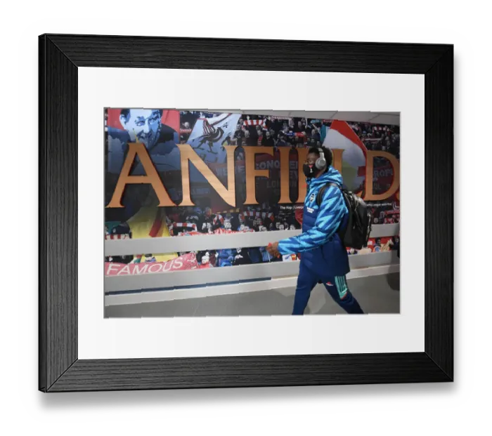 Framed Print : Bukayo Saka Gears Up: Liverpool vs Arsenal, Premier League 2021-22