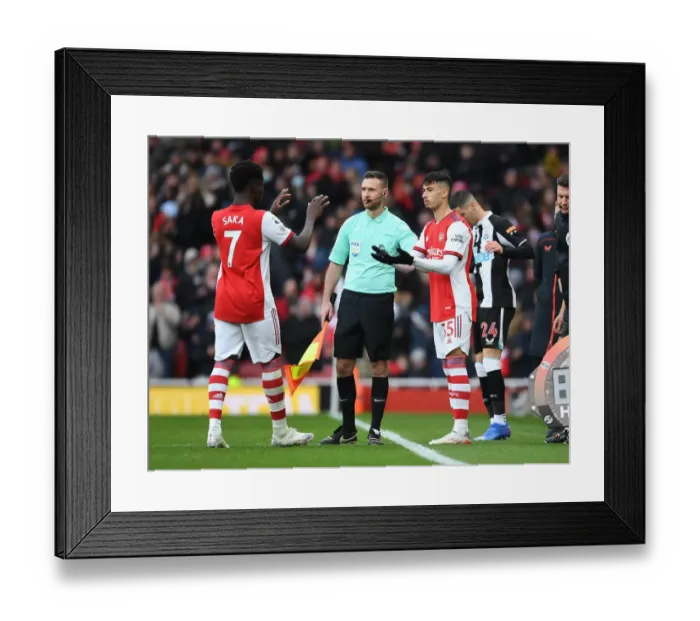 Framed Print : Arsenal Substitution: Bukayo Saka Off, Gabriel Martinelli On vs Newcastle United (Premier League 2021-22) Framed Print : Arsenal Substitution: Bukayo Saka Off, Gabriel Martinelli On vs Newcastle United (Premier League 2021-22)