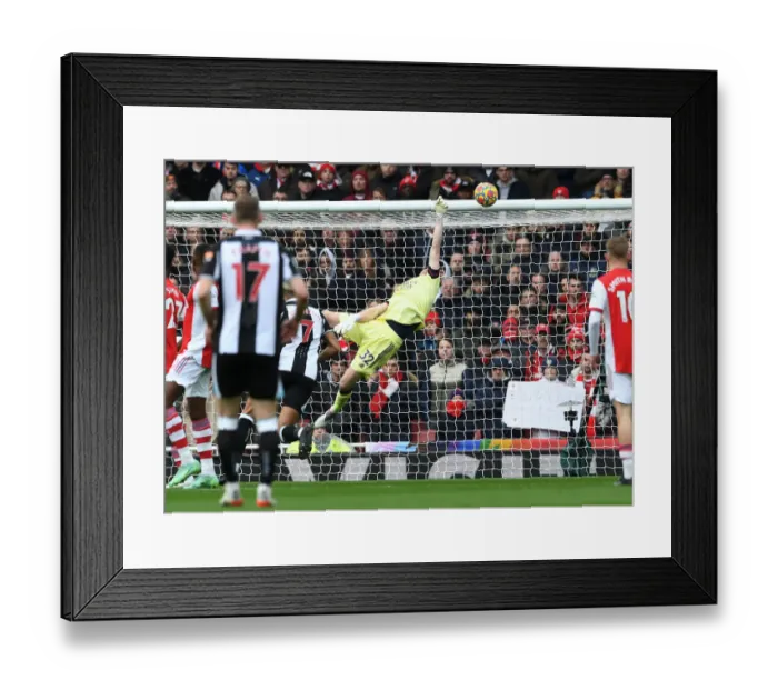 Framed Print : Arsenal vs Newcastle United: Aaron Ramsdale in Action at Emirates Stadium (2021-22) Framed Print : Arsenal vs Newcastle United: Aaron Ramsdale in Action at Emirates Stadium (2021-22)